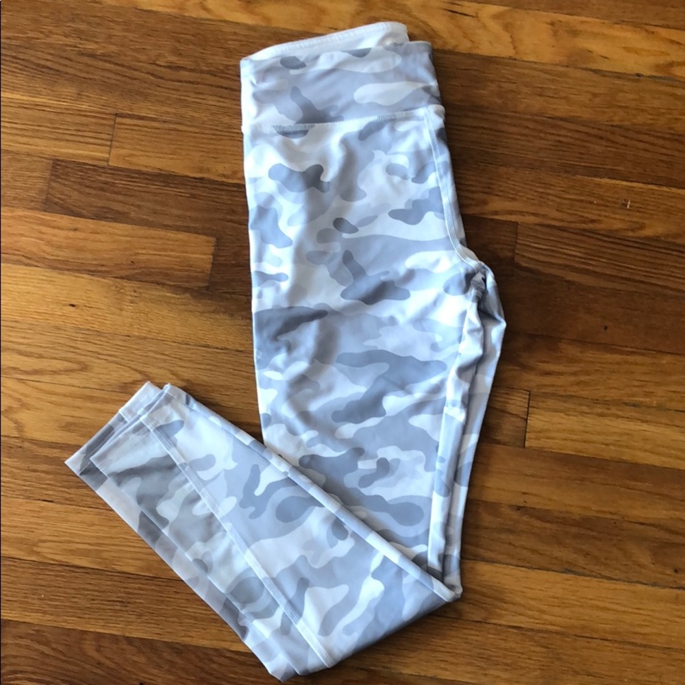 New Grey/White camo athletic leggings FOREVER 21